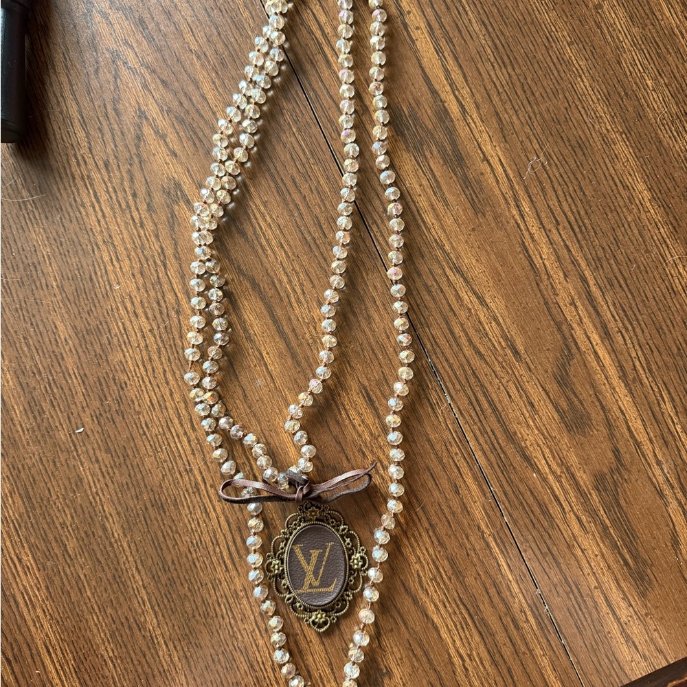 Elegant Necklace with Gold Pendant